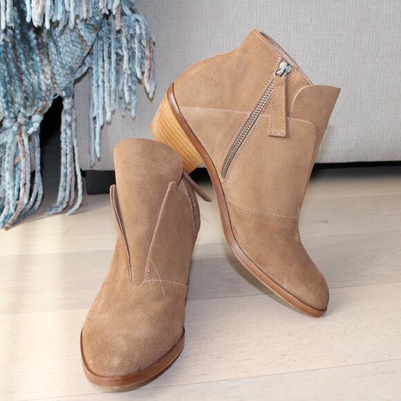 GARNET HILL Bella Suede Tan Ankle Booties Boots | 8.5 - Picture 1 of 12